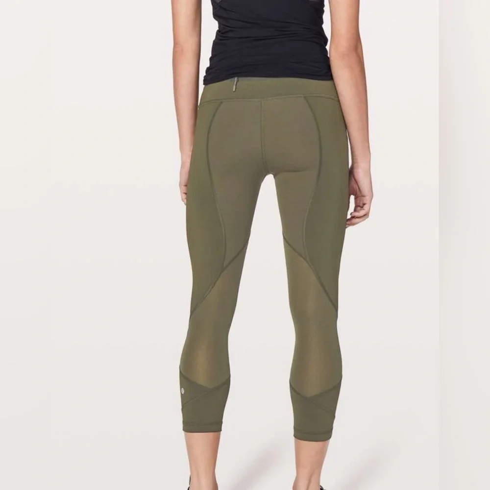 Lululemon Pace Rival Crop Full On Luxtreme 22”  Size 6 Dark Olive sport gym yoga